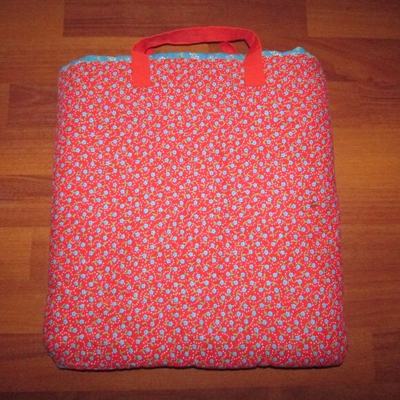 Handmade Patchwork Pocketed w/Handle Play Quilt – Vintage Cotton - Picture 11 of 12